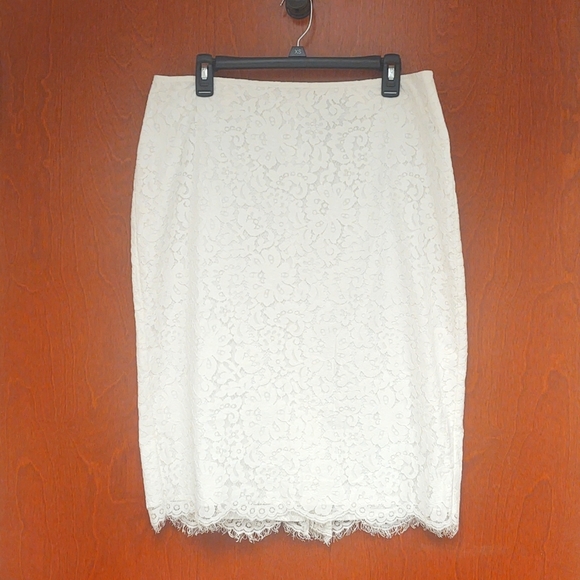 Liz Claiborne Dresses & Skirts - *SALE* EUC Liz Claiborne Lace Pencil Skirt Size 14